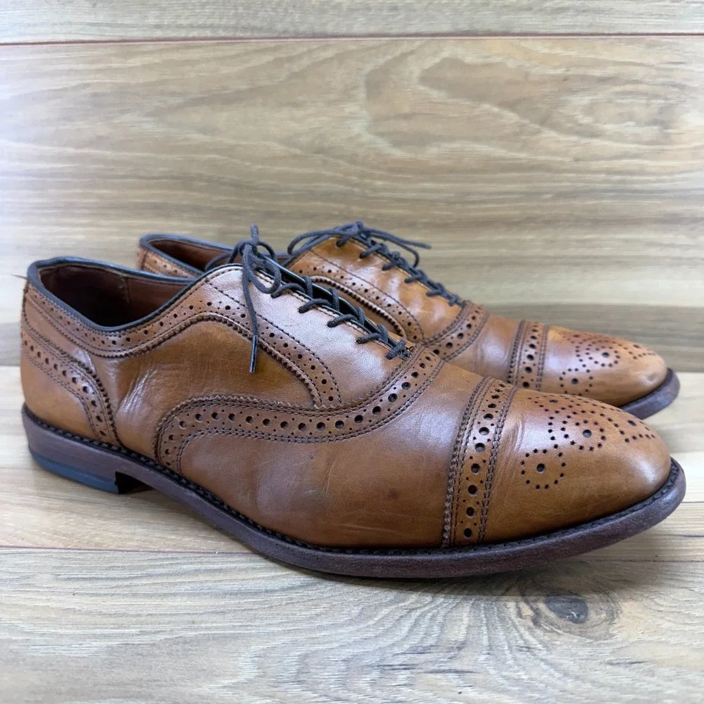 Allen Edmonds Strand Oxford Mens 9.5 E Walnut Leather Cap Toe Brogue Medallion